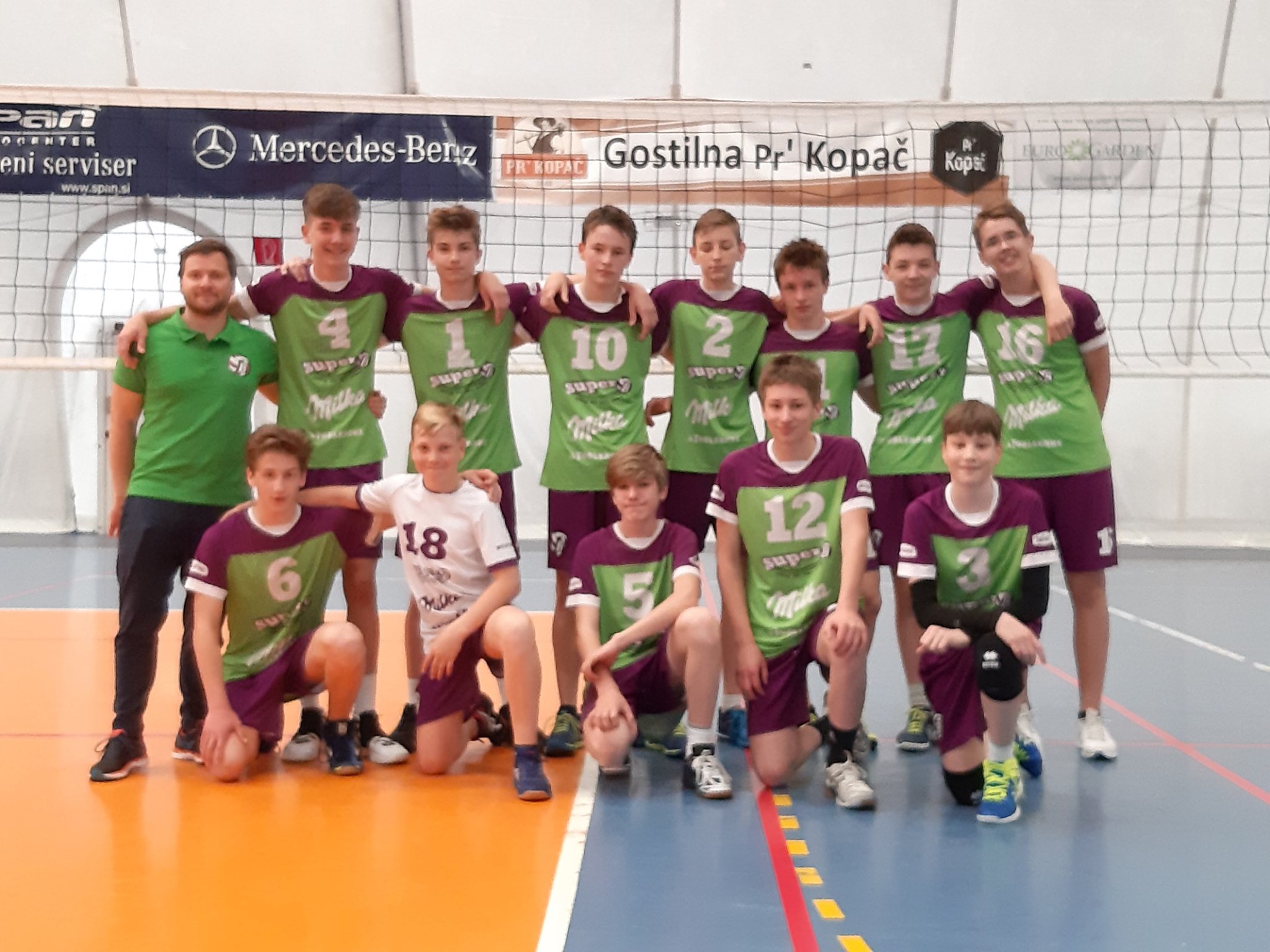 Dečki 10. v državi, MINI odbojkarji bodo igrali za 5. mesto