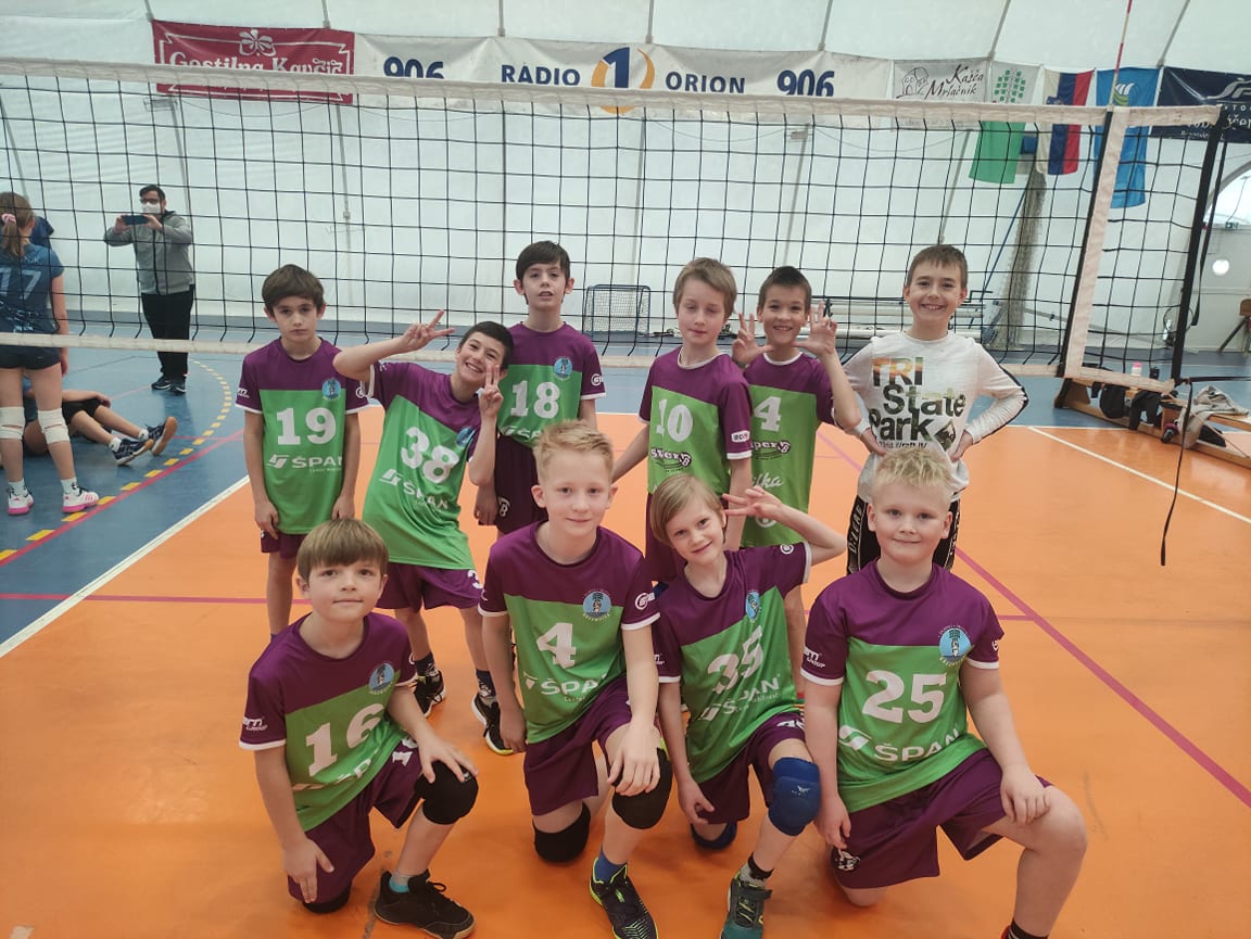 Uspešni mini odbojkarji
