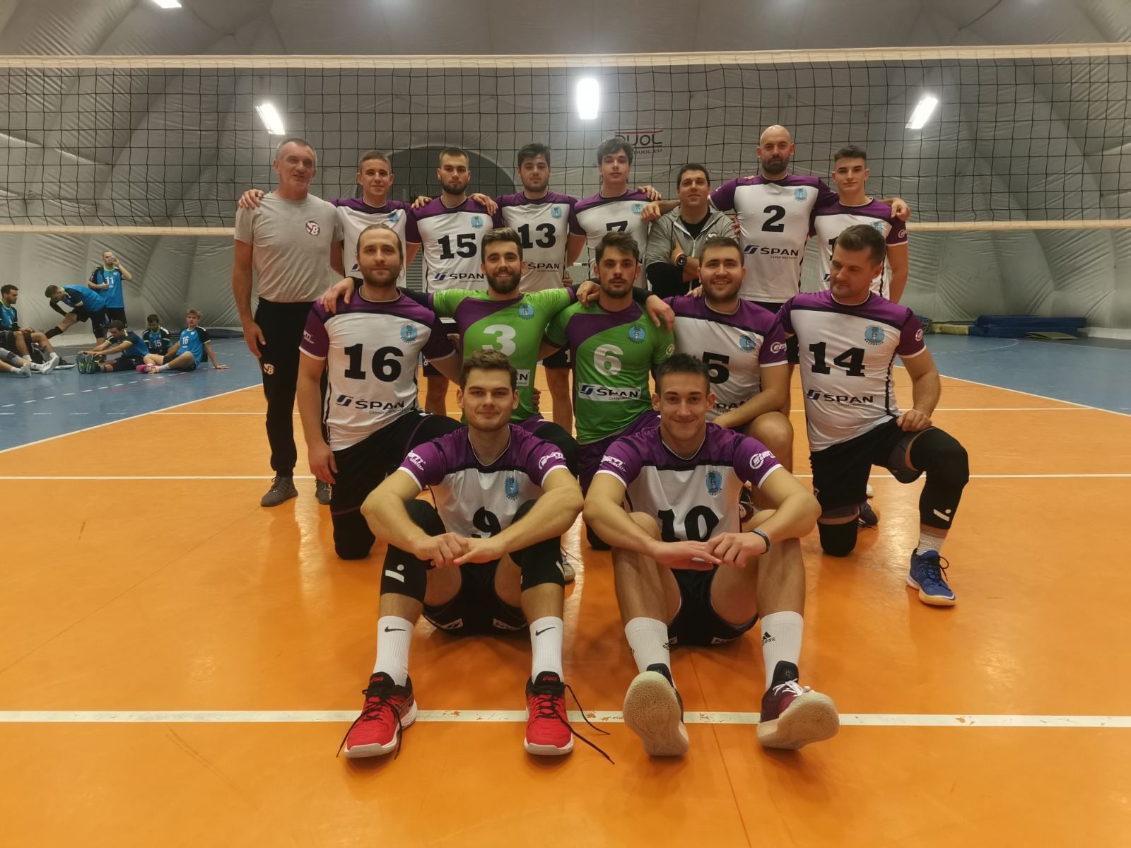 PESTER TEKMOVALEN KONEC TEDNA